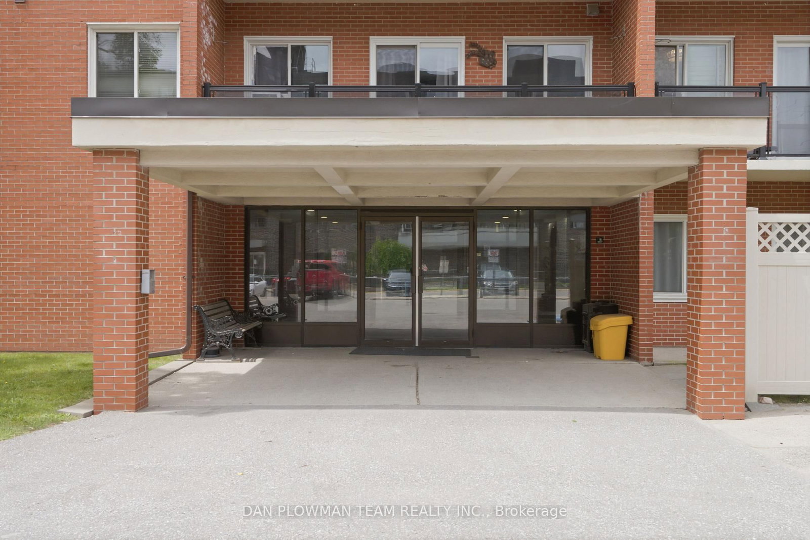 131 Taunton Road E • #204 • Oshawa, ON photo 3
