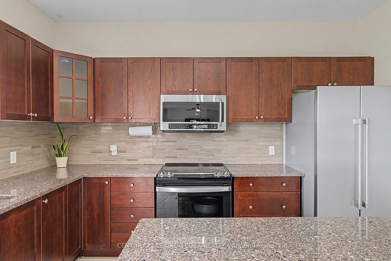 1920 Clearwater Court • Oshawa, ON photo 18