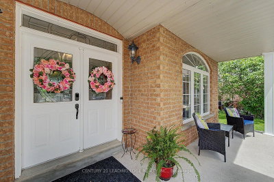 1920 Clearwater Court • Oshawa, ON photo 4