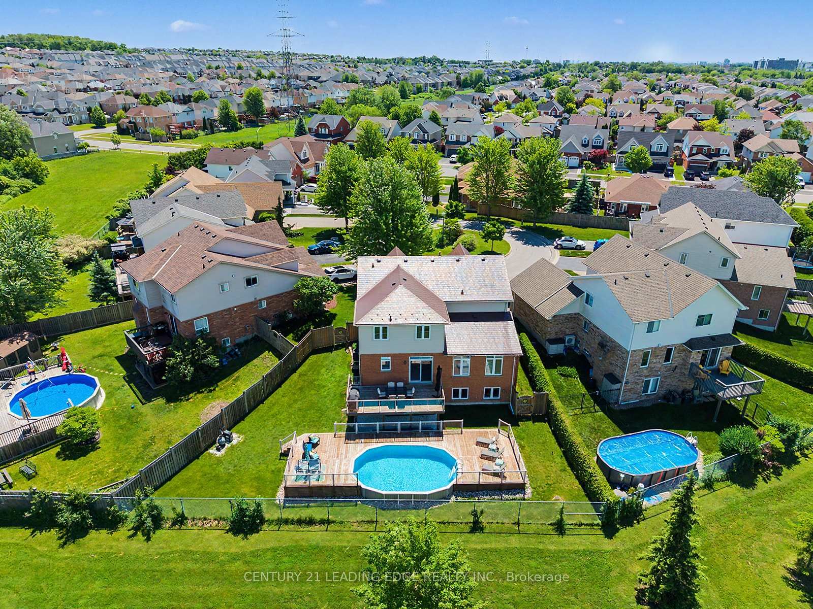 1920 Clearwater Court • Oshawa, ON photo 6