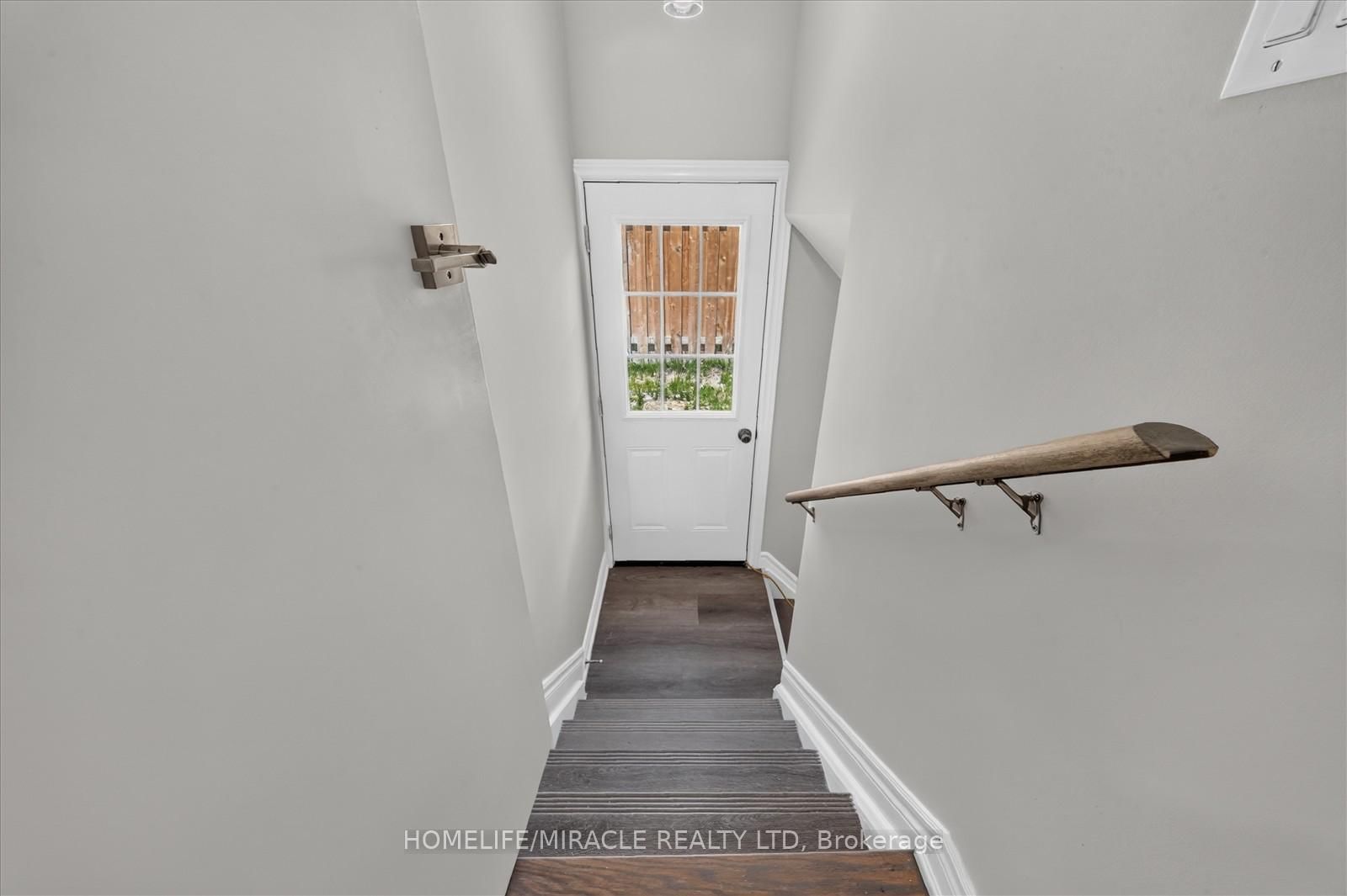 Listing Image 23