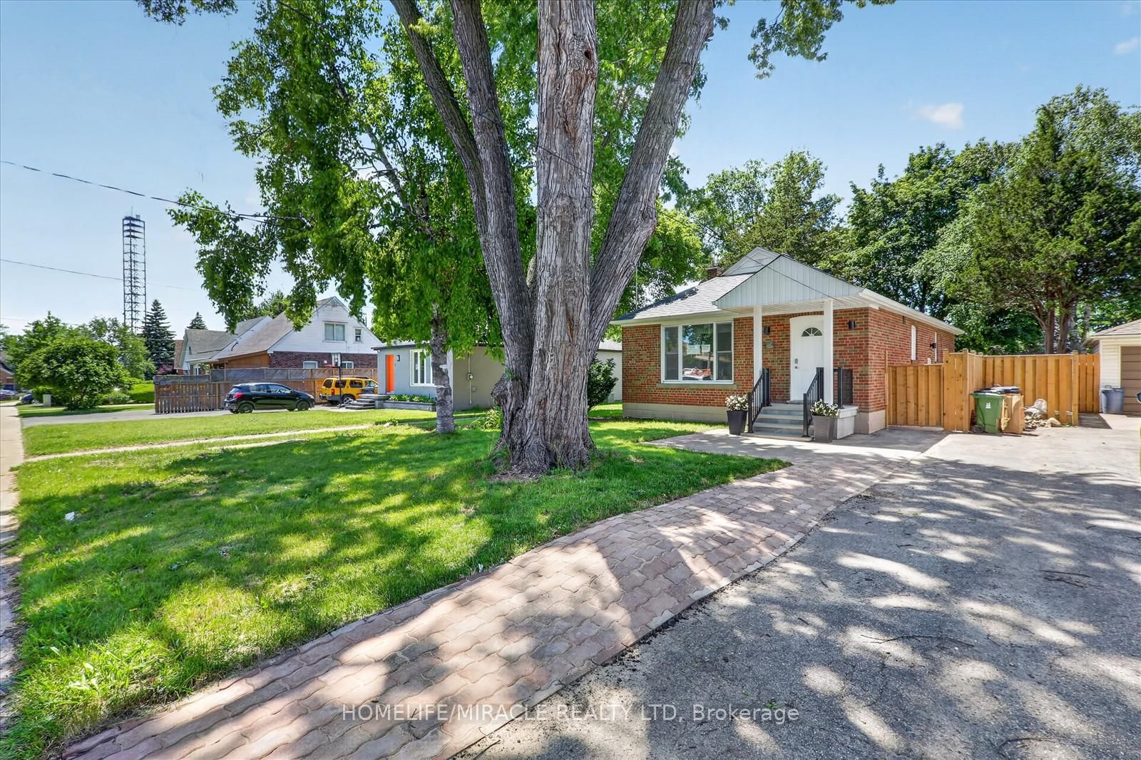 Listing Image 4