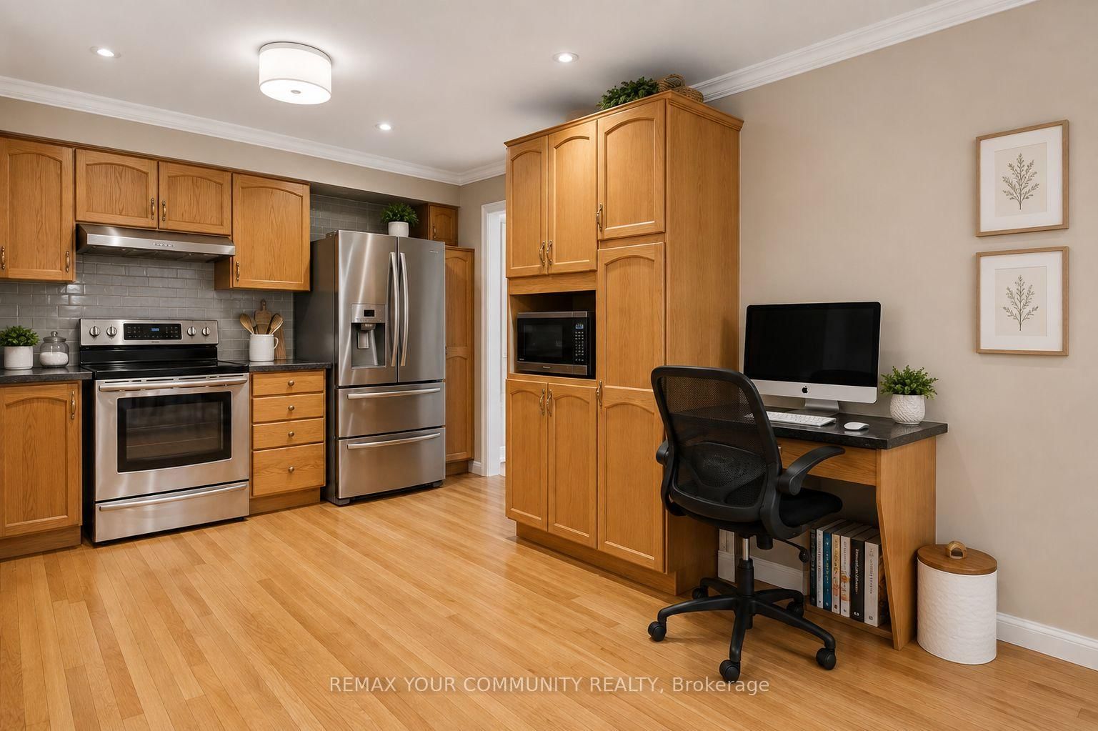 81 Garden Street • Whitby, ON photo 2