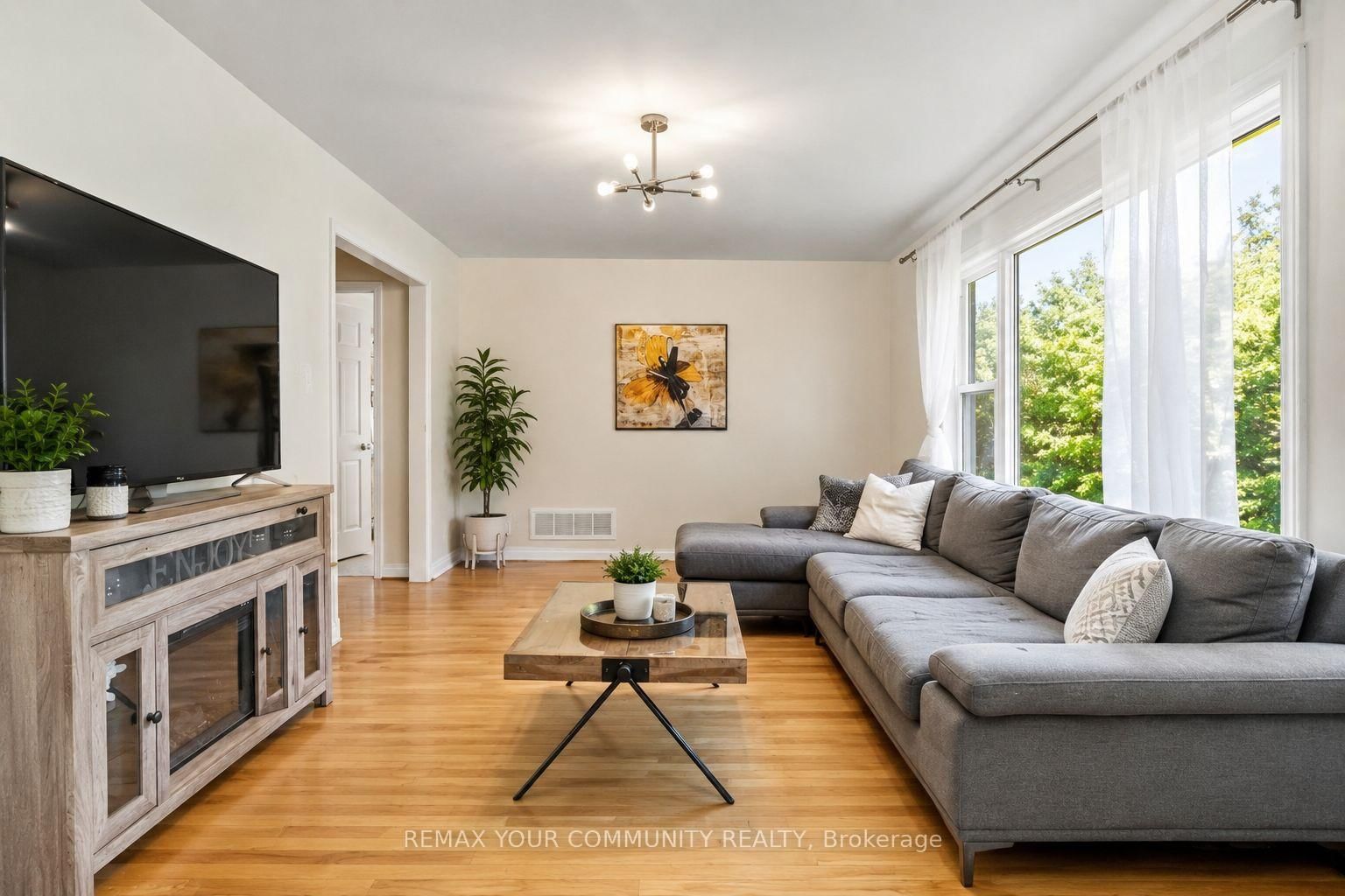 81 Garden Street • Whitby, ON photo 7