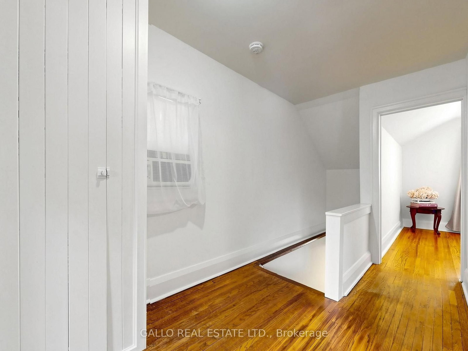 761 Sammon Avenue S • Toronto, ON photo 21