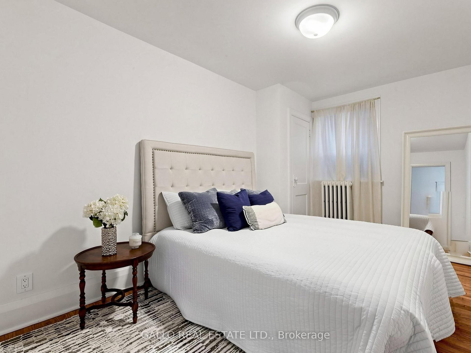 761 Sammon Avenue S • Toronto, ON photo 23