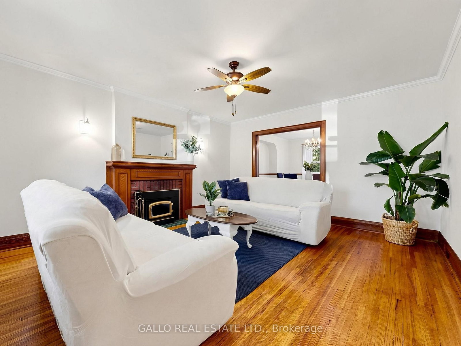 761 Sammon Avenue S • Toronto, ON photo 9