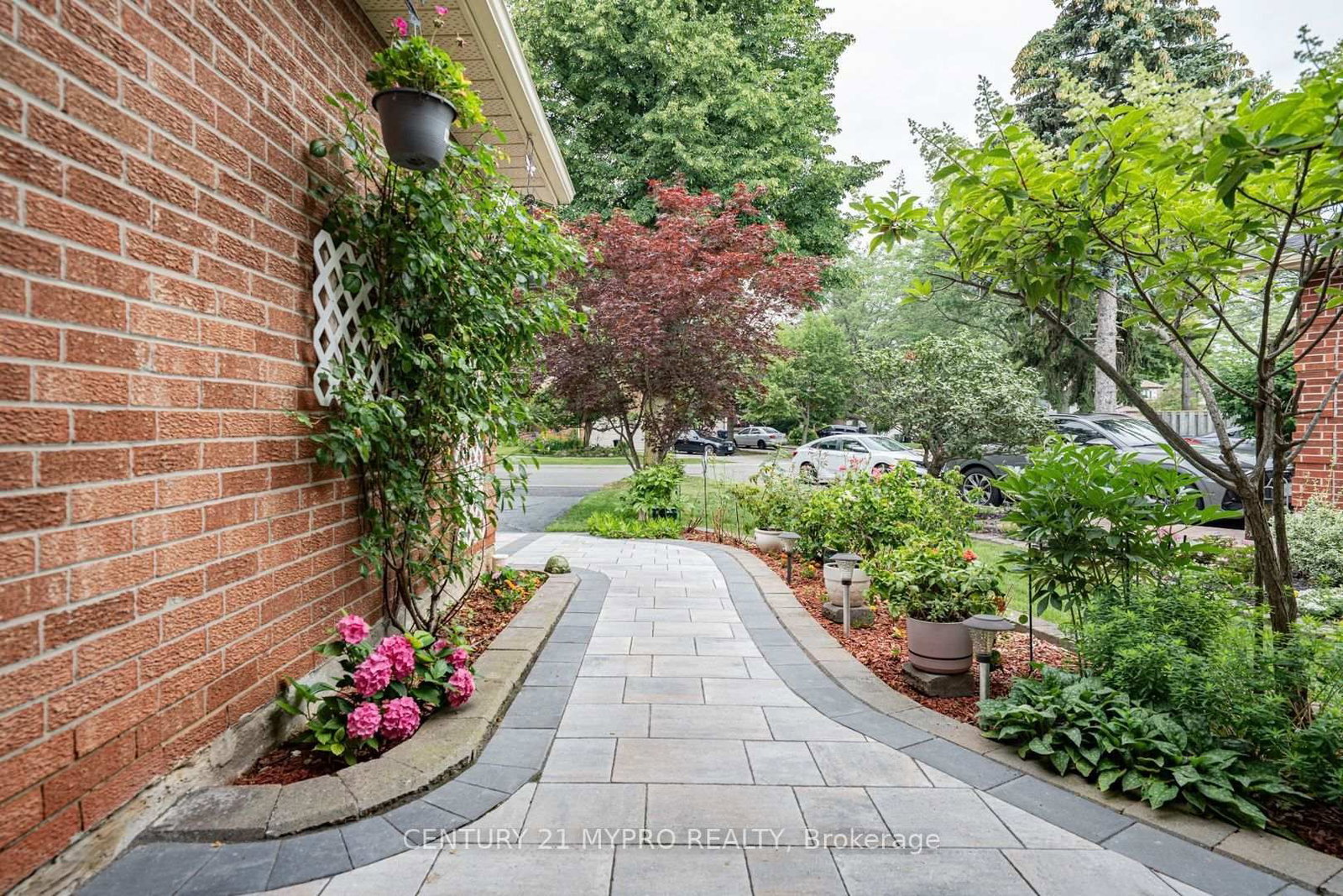 35 Wheeling Drive • Toronto, ON photo 3