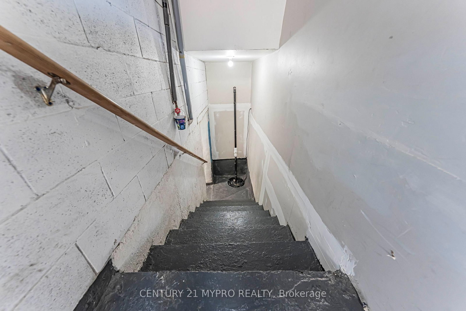 35 Wheeling Drive • Toronto, ON photo 41