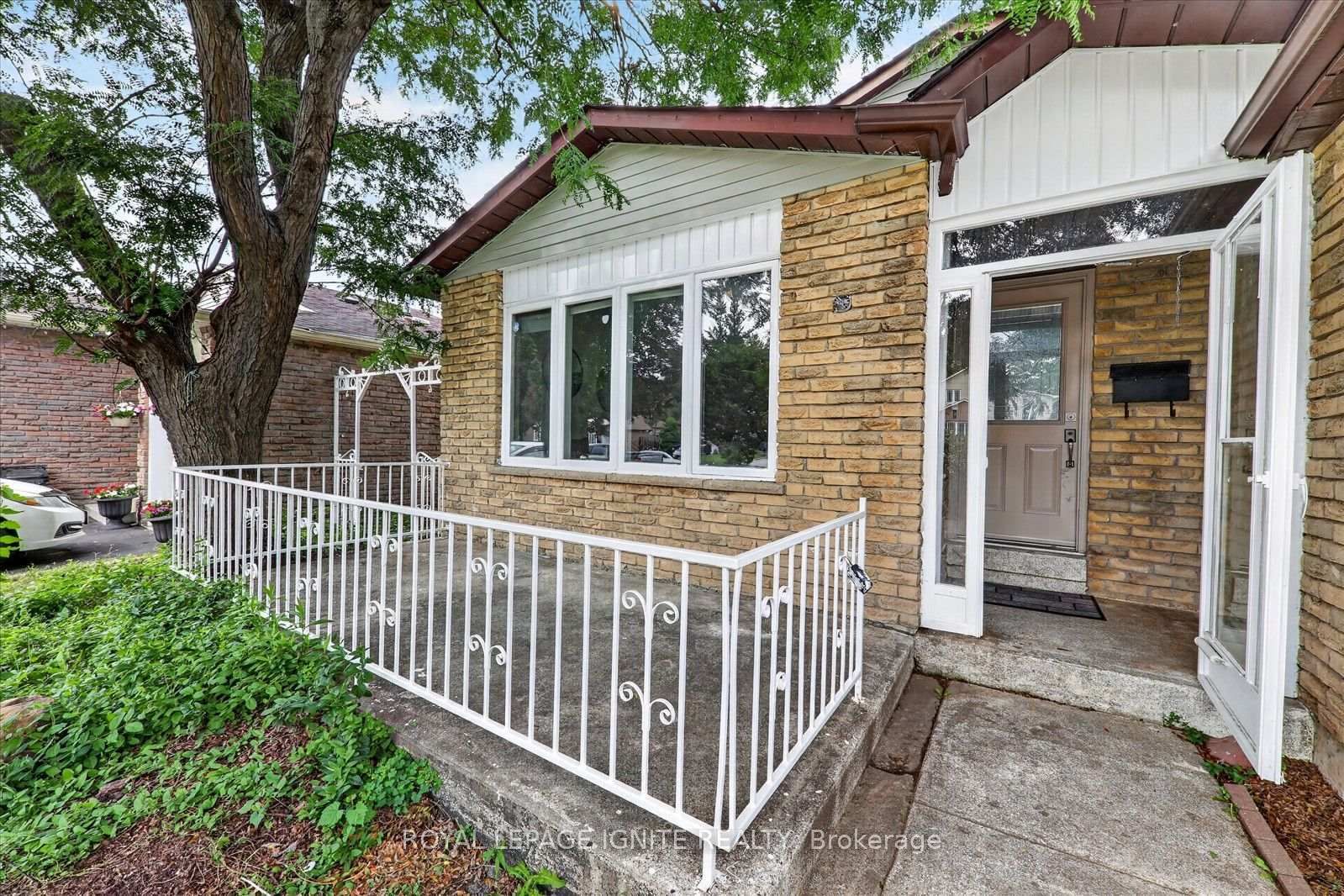 151 Fawcett Trail • Toronto, ON photo 4