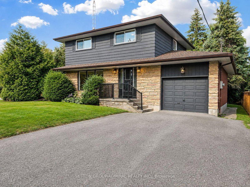 865 Regent Drive