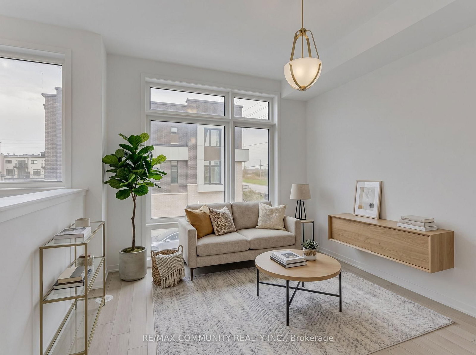 799 Heathrow Path • Oshawa, ON photo 1