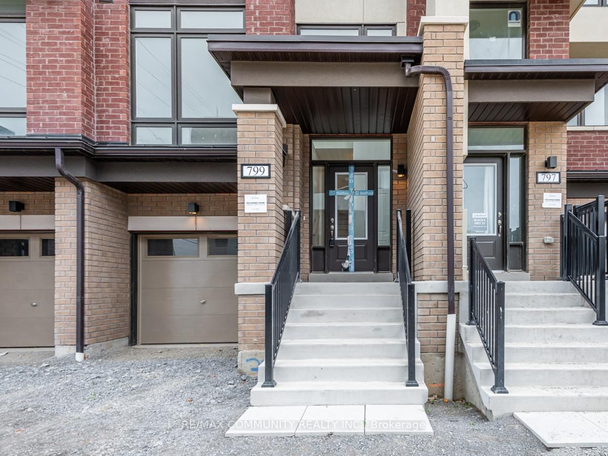 799 Heathrow Path • Oshawa, ON photo 12