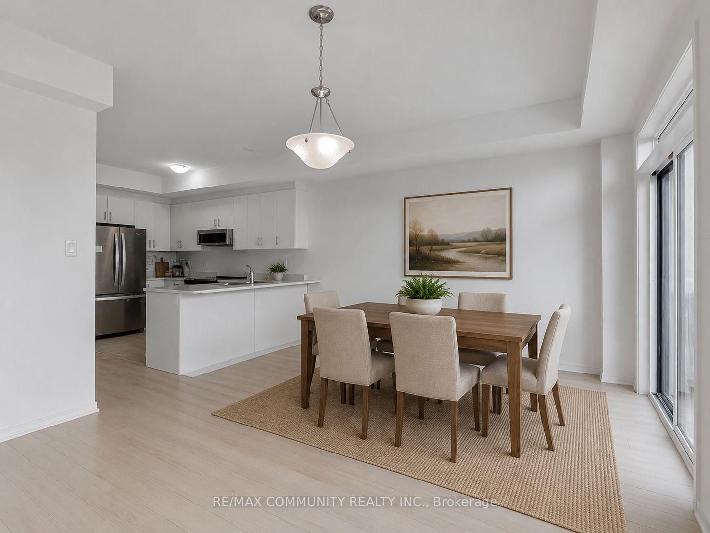 799 Heathrow Path • Oshawa, ON photo 2