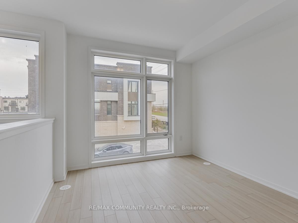 799 Heathrow Path • Oshawa, ON photo 22