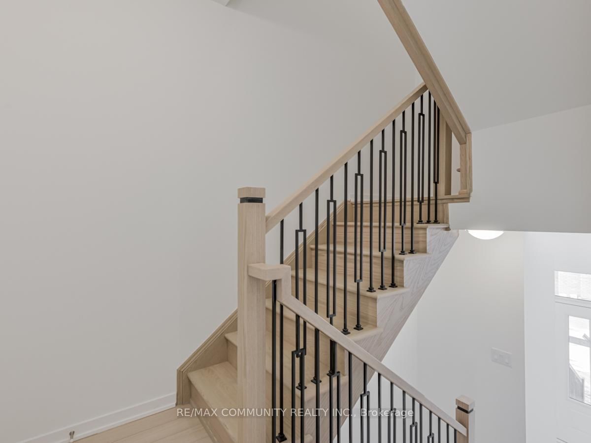 799 Heathrow Path • Oshawa, ON photo 26