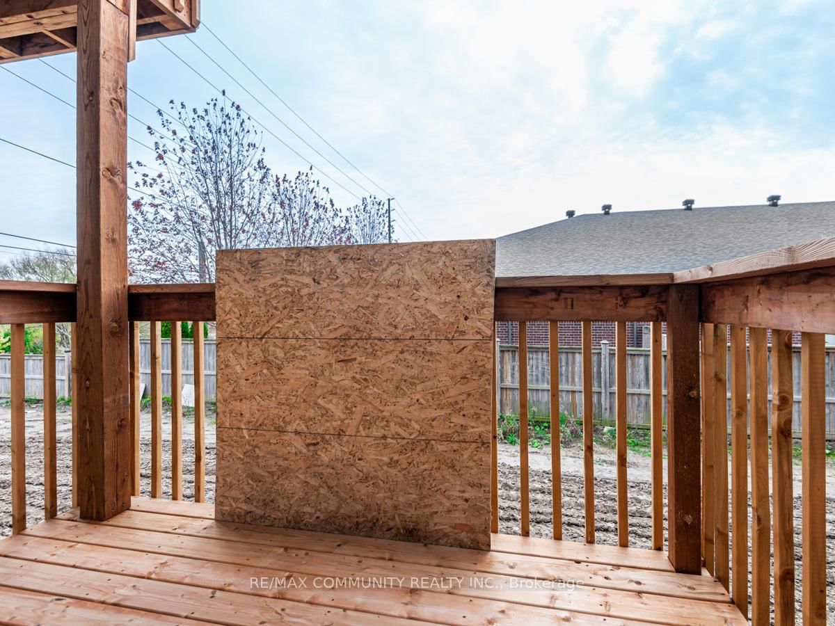 799 Heathrow Path • Oshawa, ON photo 39