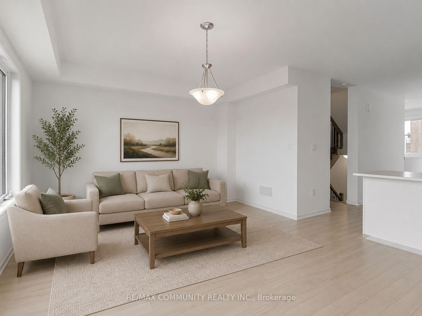 799 Heathrow Path • Oshawa, ON photo 4