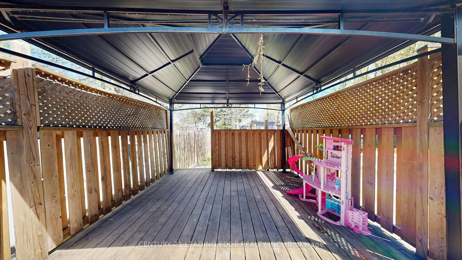 751 Gifford Street • Oshawa, ON photo 43