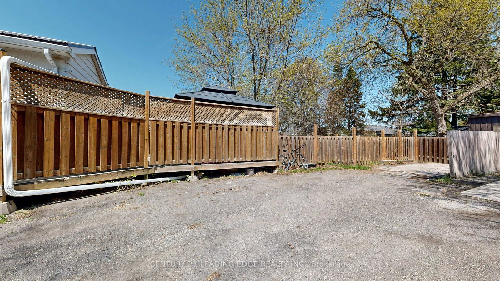 751 Gifford Street • Oshawa, ON photo 47