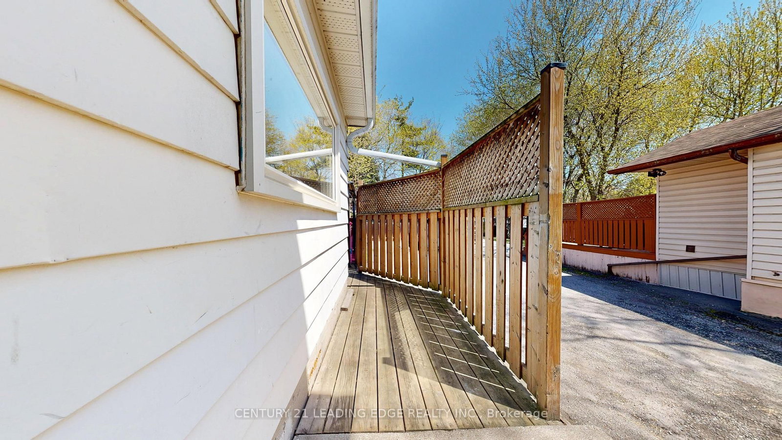 751 Gifford Street • Oshawa, ON photo 48