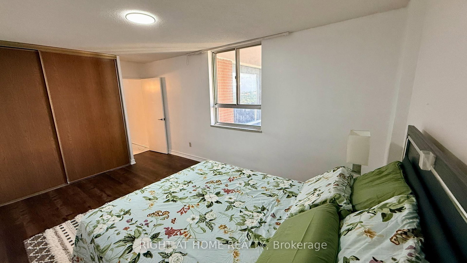1 Massey Square • #2819 • Toronto, ON photo 6