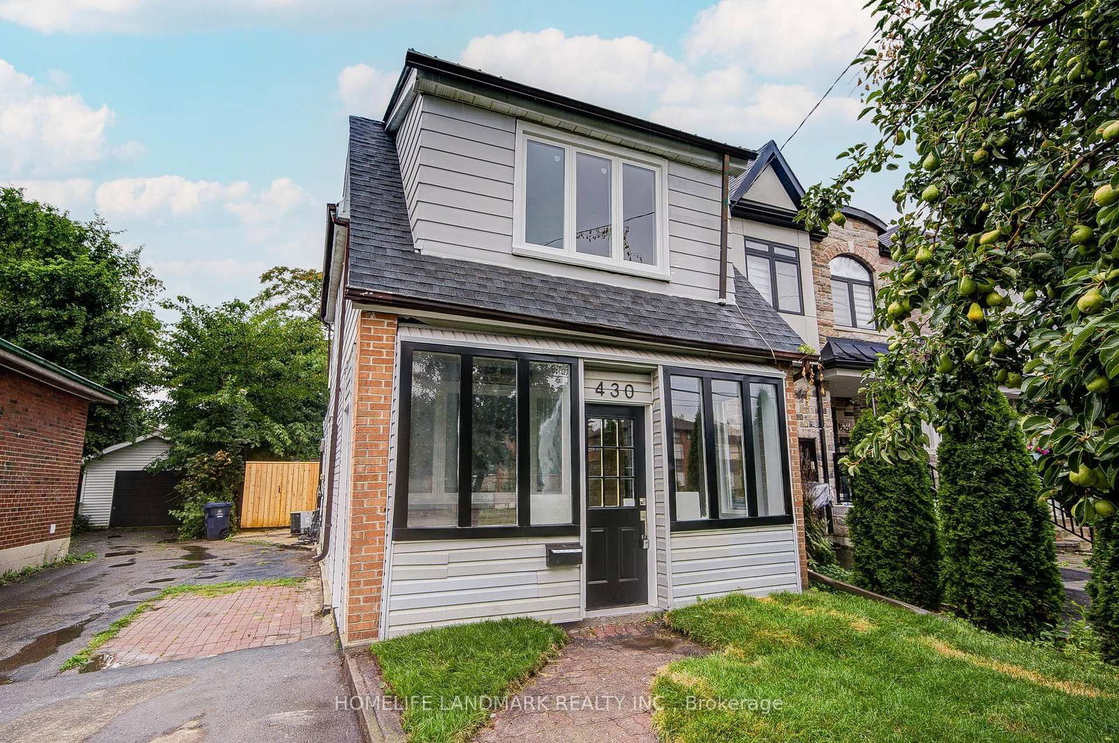 430 Pharmacy Avenue • Toronto, ON photo 1