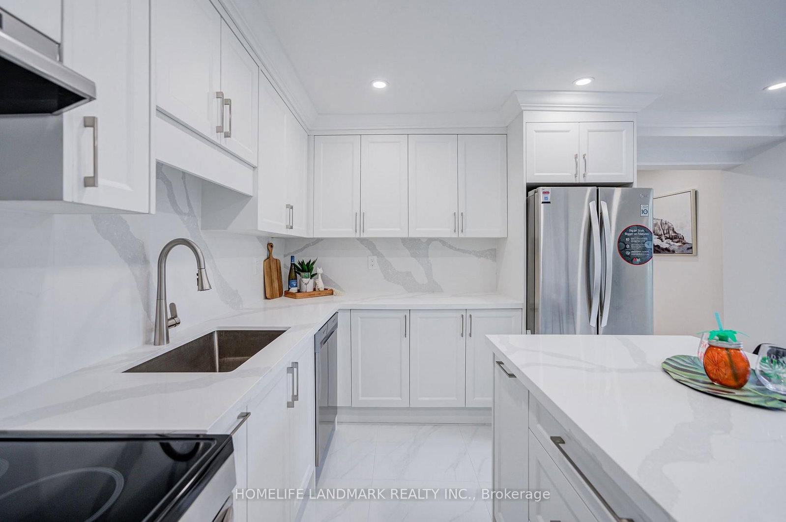 430 Pharmacy Avenue • Toronto, ON photo 12