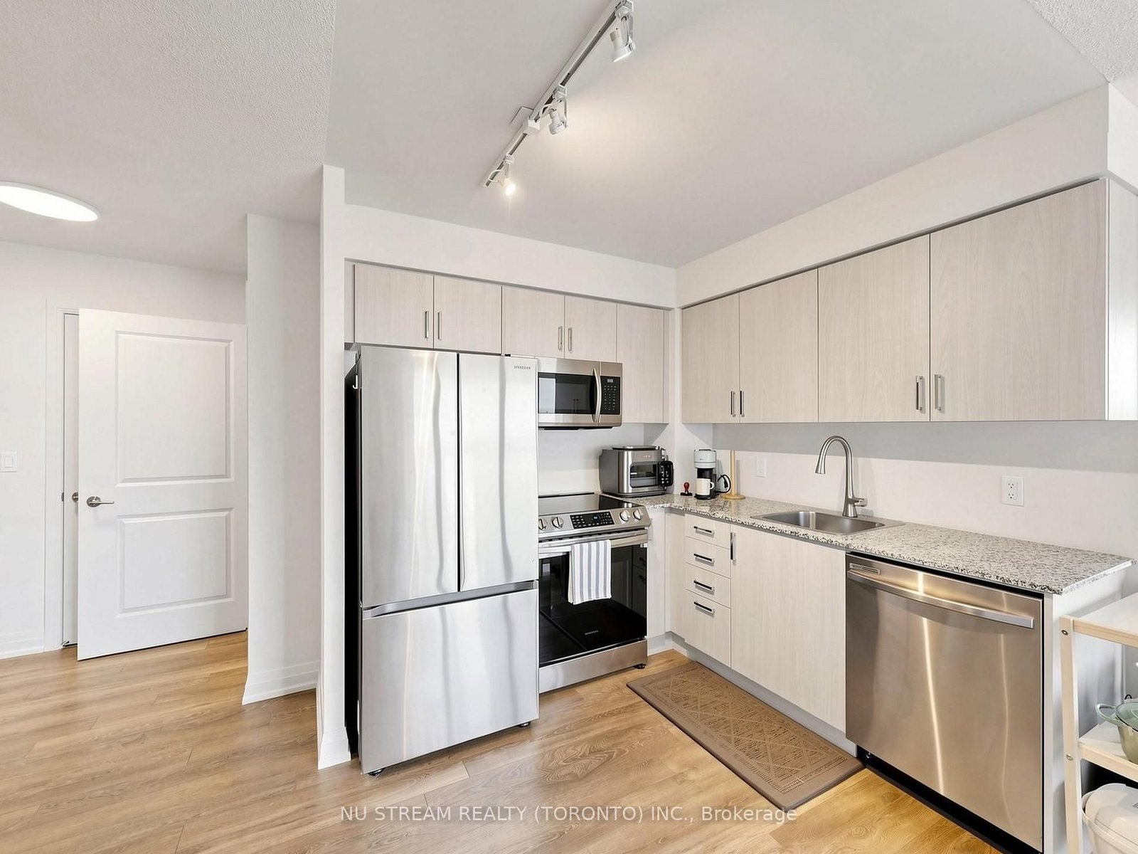 20 Meadowglen Place • #2209 • Toronto, ON photo 19