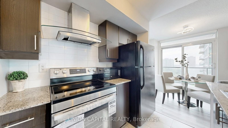 25 Town Centre Toronto,ON M1P 0B4 — Photo 8