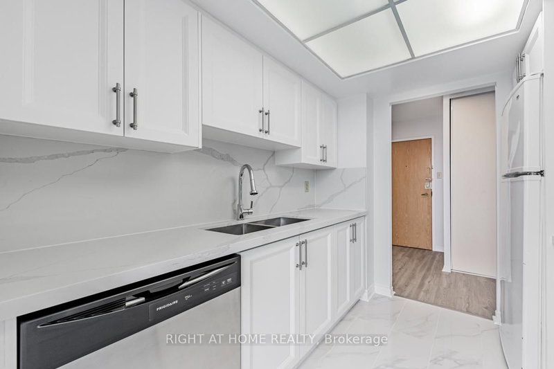 406 - 88 Alton Towers Circle