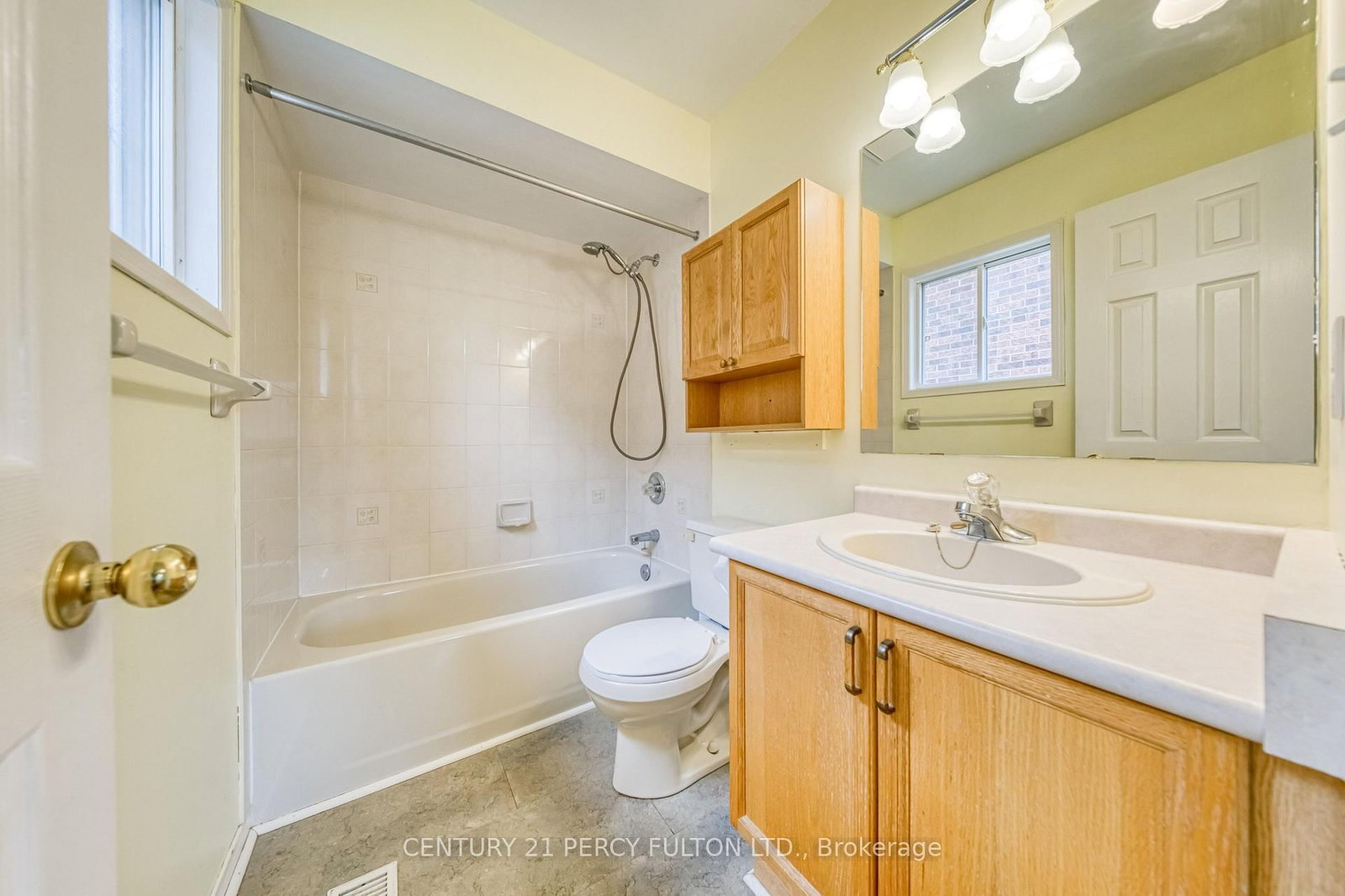 504 Sandalwood Court • Oshawa, ON photo 18