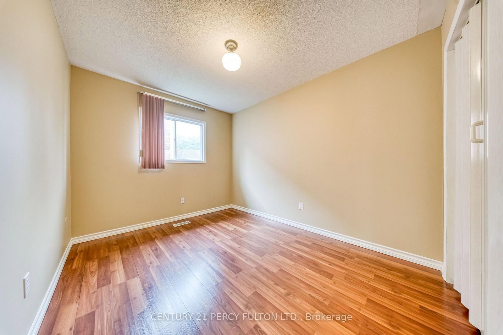 504 Sandalwood Court • Oshawa, ON photo 19