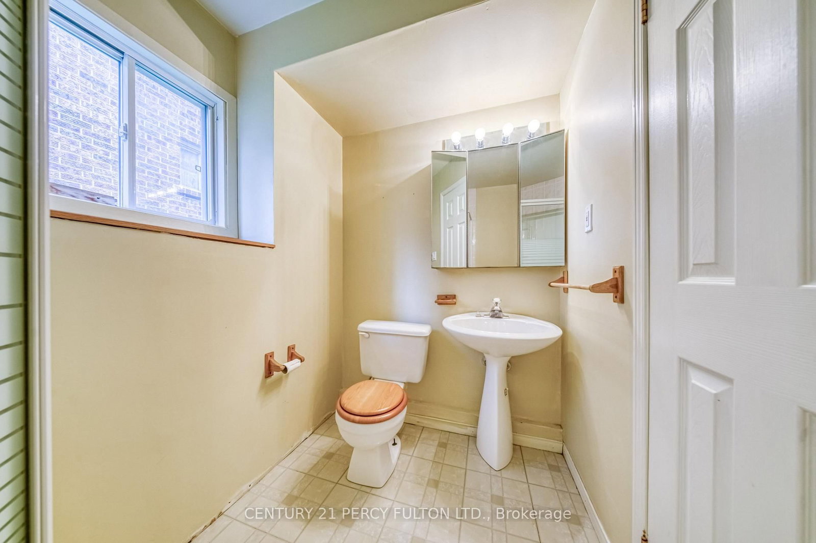 504 Sandalwood Court • Oshawa, ON photo 32