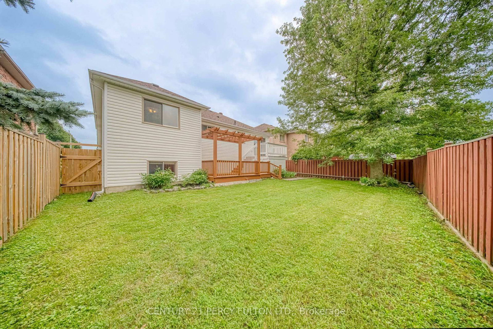 504 Sandalwood Court • Oshawa, ON photo 37