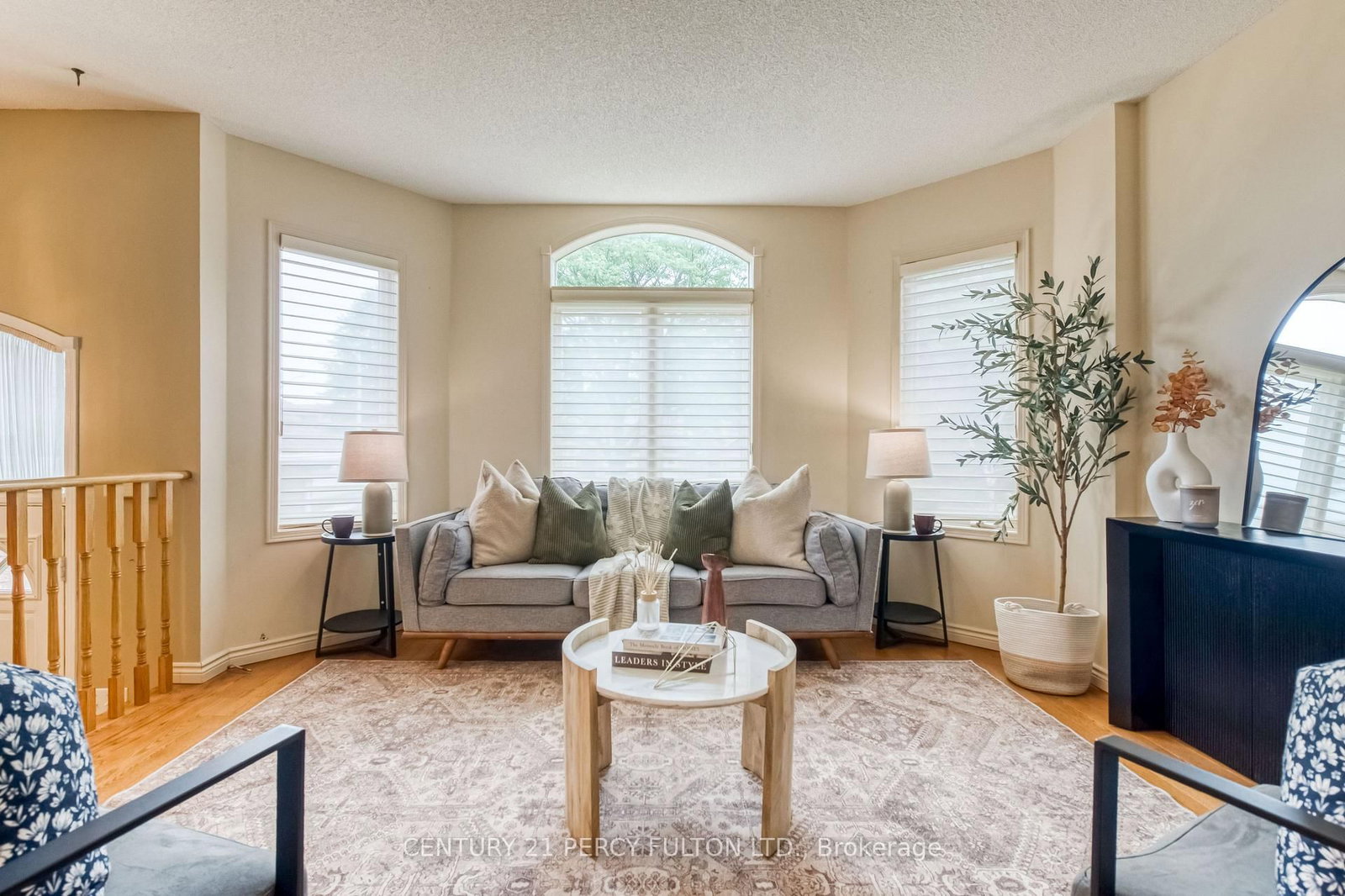 504 Sandalwood Court • Oshawa, ON photo 8