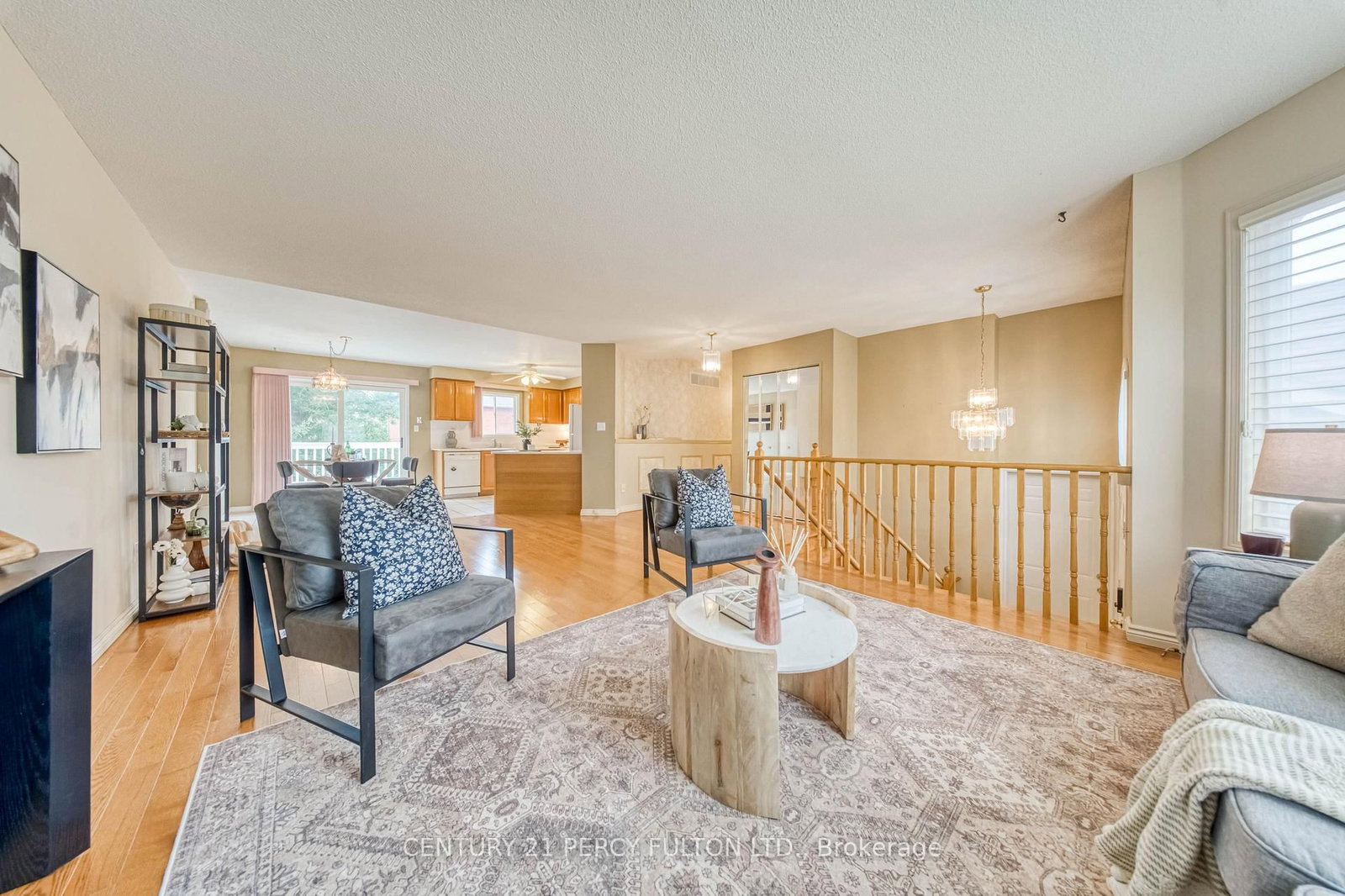 504 Sandalwood Court • Oshawa, ON photo 9