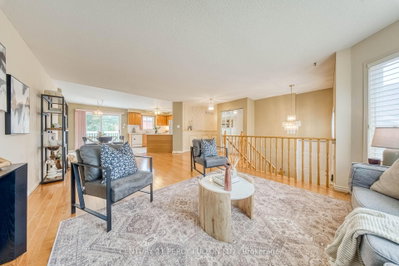 504 Sandalwood Court • Oshawa, ON photo 9