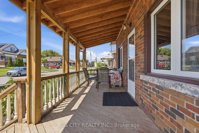261 Clarke Street • Oshawa, ON photo 4