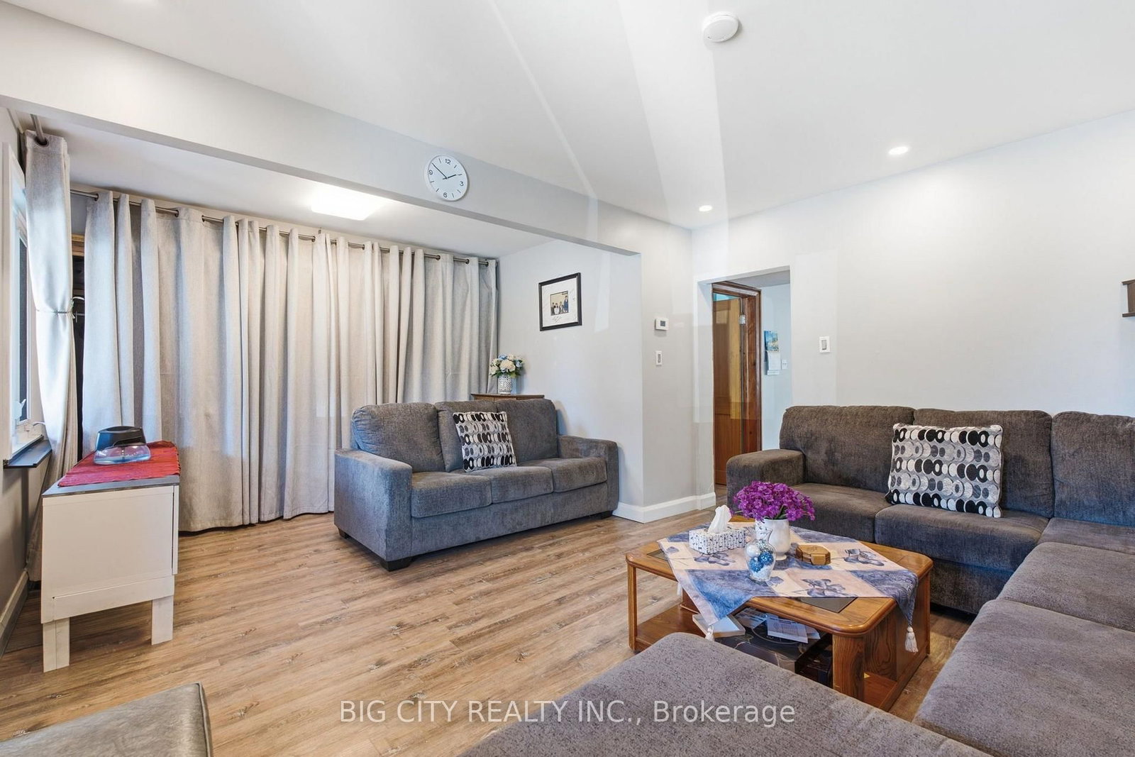 261 Clarke Street • Oshawa, ON photo 9