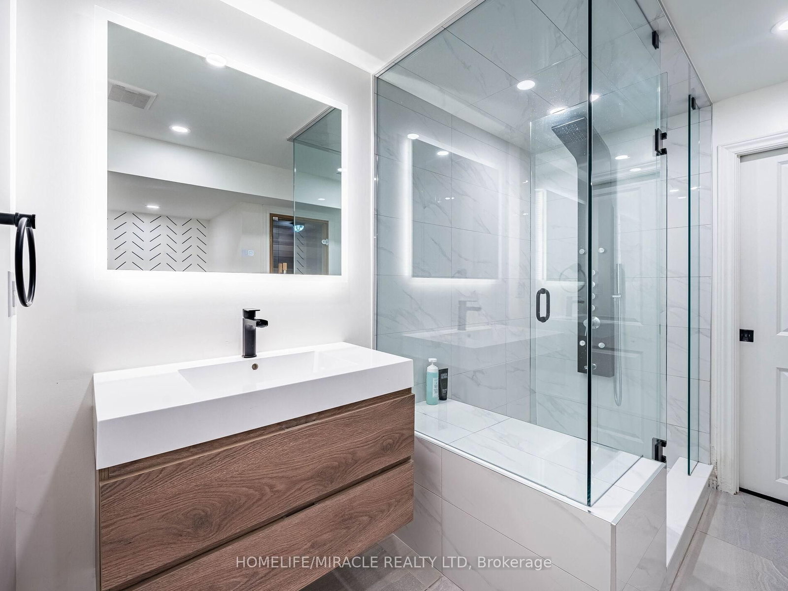 7 Chapais Crescent • Toronto, ON photo 18