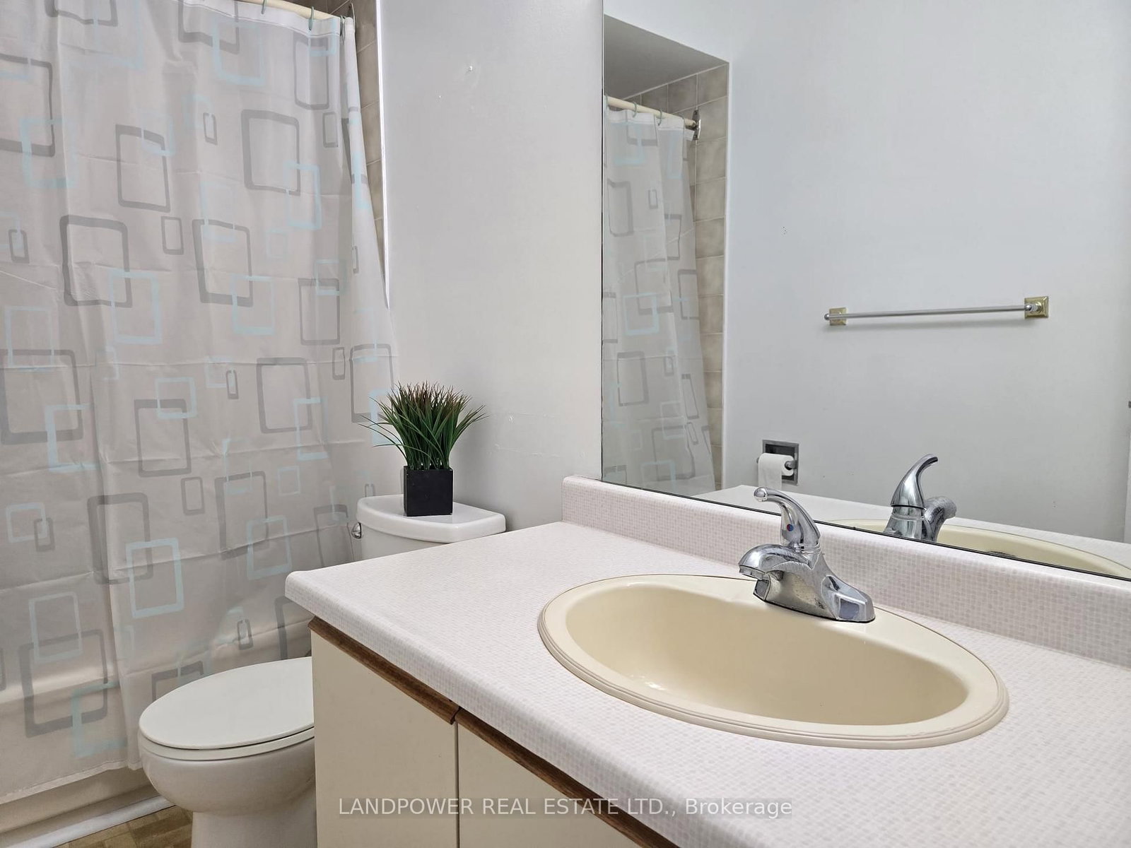 10 Cardwell Avenue • #75 • Toronto, ON photo 33