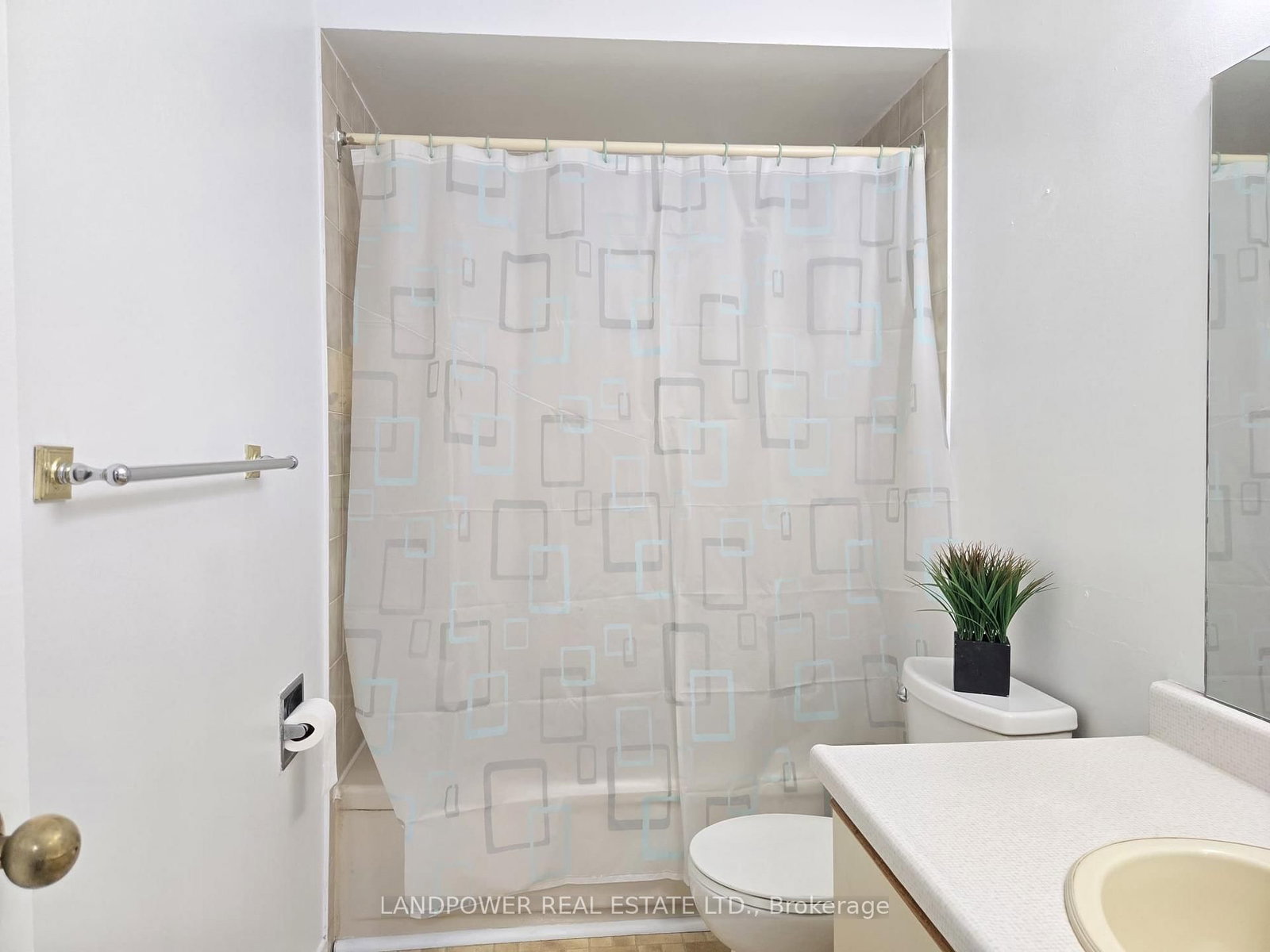 10 Cardwell Avenue • #75 • Toronto, ON photo 34