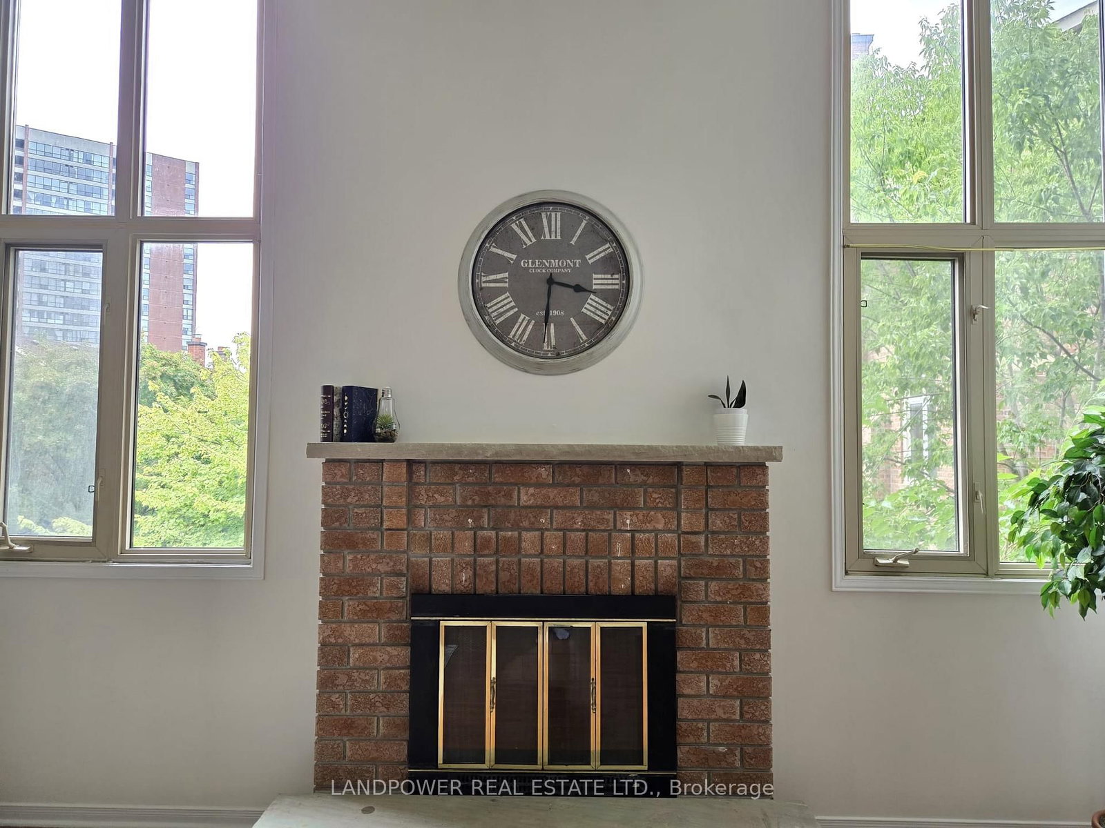 10 Cardwell Avenue • #75 • Toronto, ON photo 6