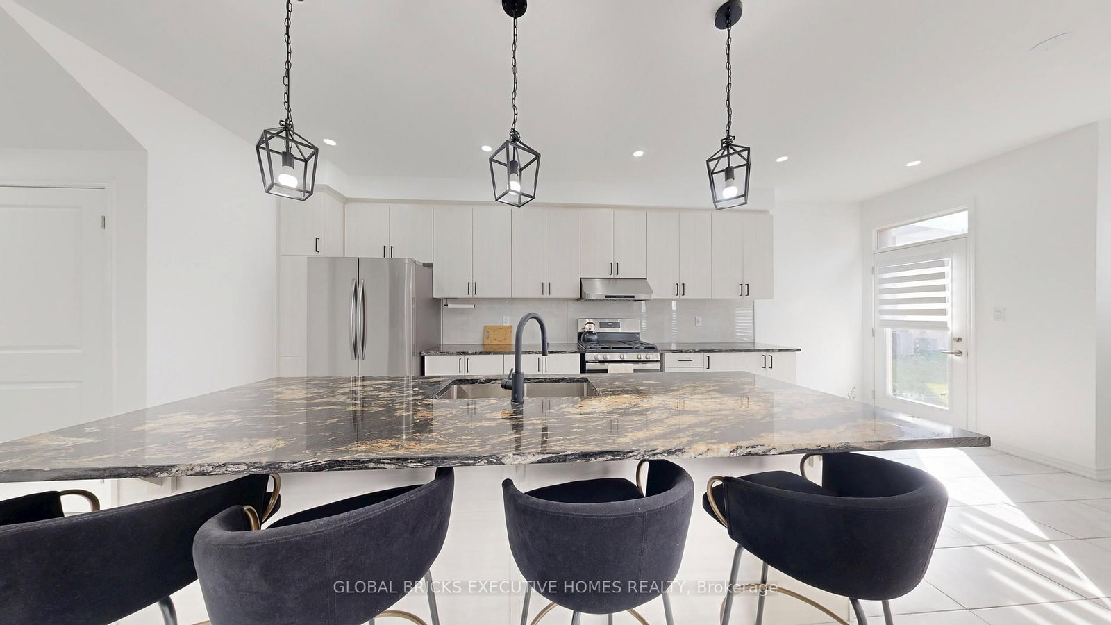 2885 Foxden Square • Pickering, ON photo 15