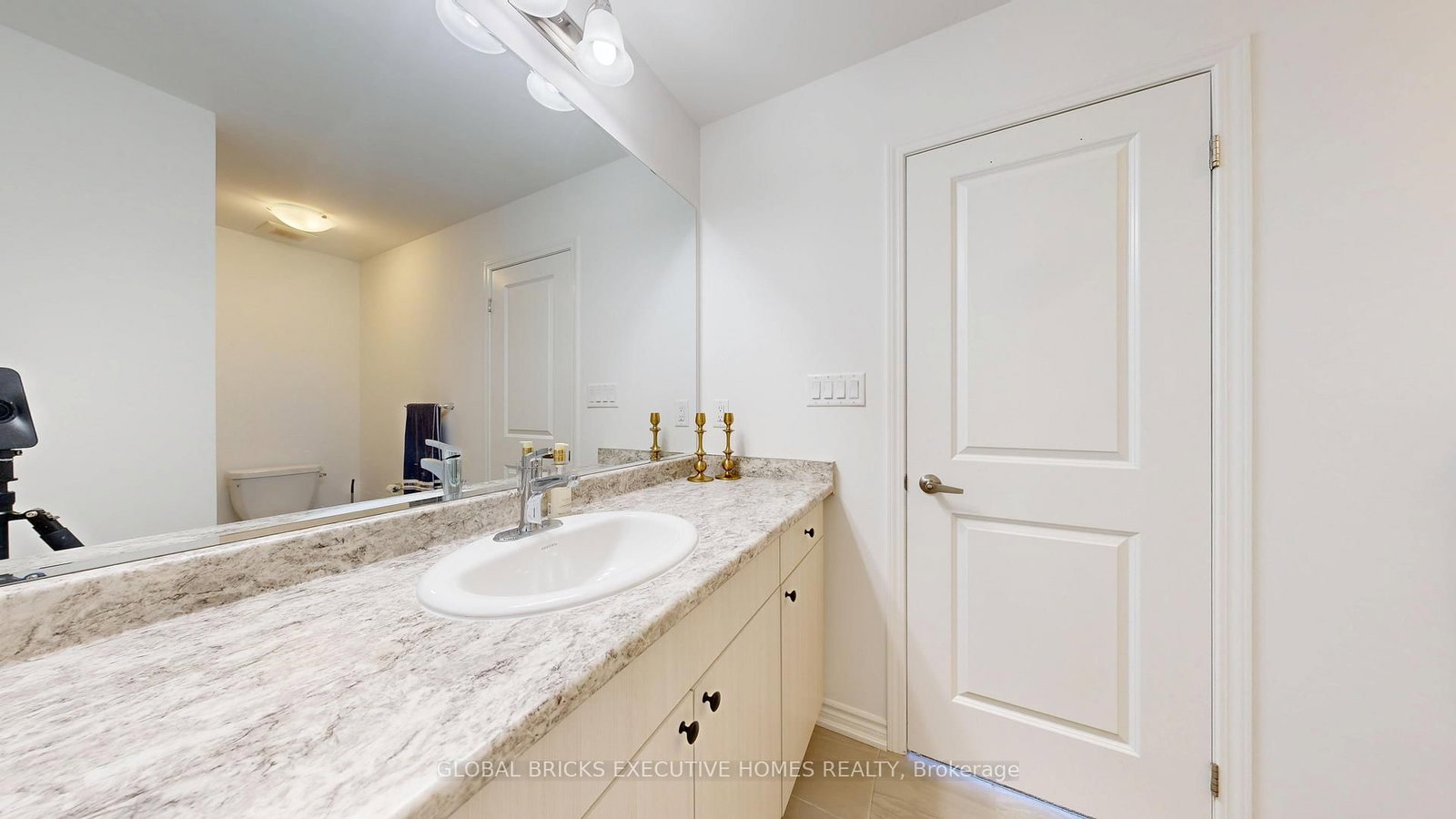 2885 Foxden Square • Pickering, ON photo 38