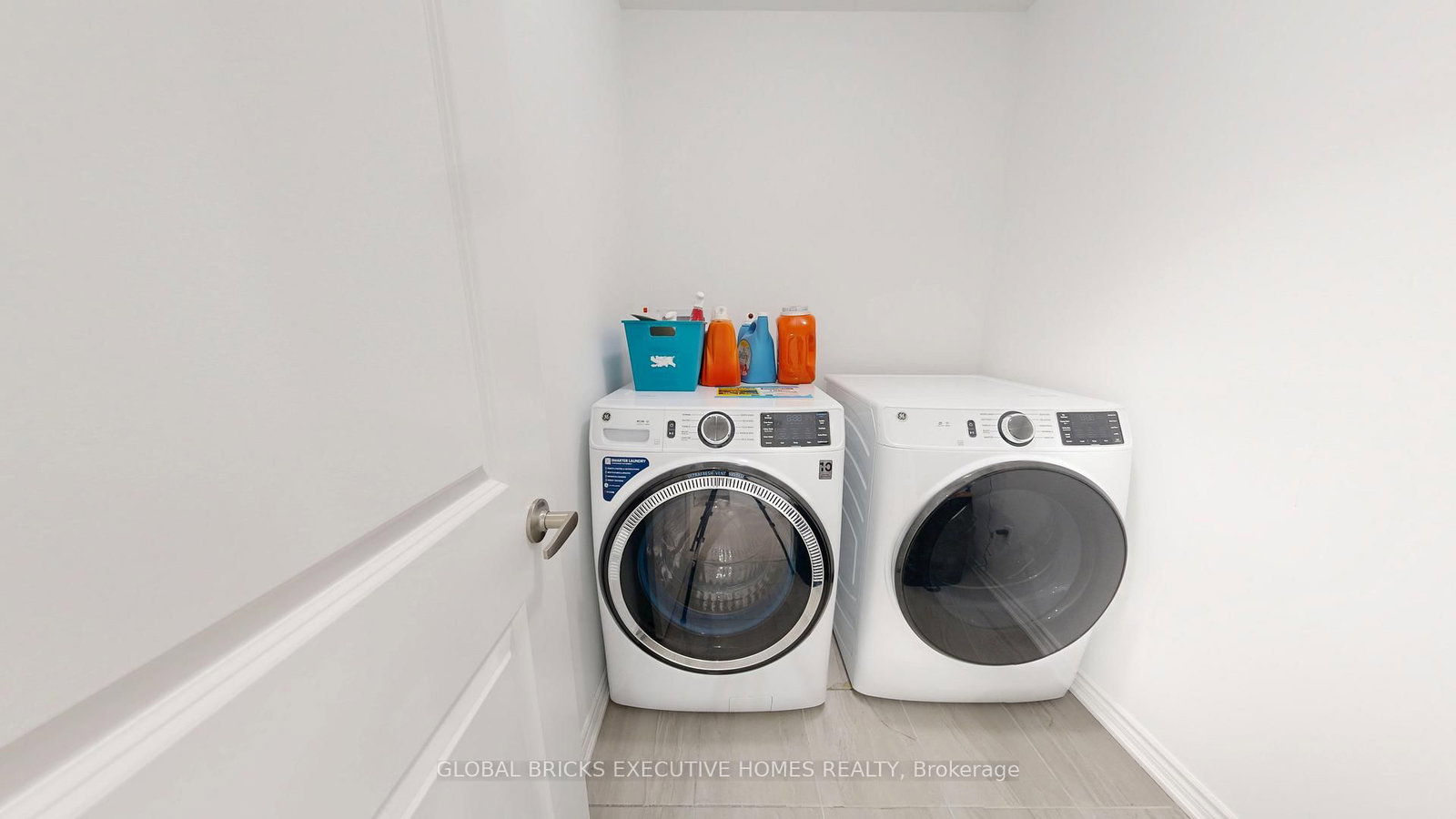 2885 Foxden Square • Pickering, ON photo 42