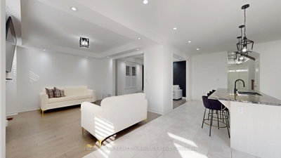 2885 Foxden Square • Pickering, ON photo 5