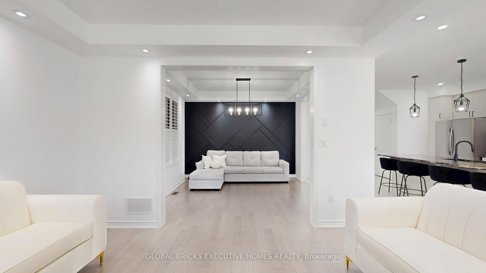 2885 Foxden Square • Pickering, ON photo 7