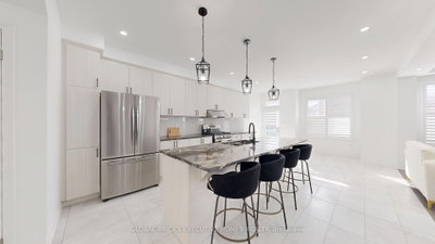 2885 Foxden Square • Pickering, ON photo 8